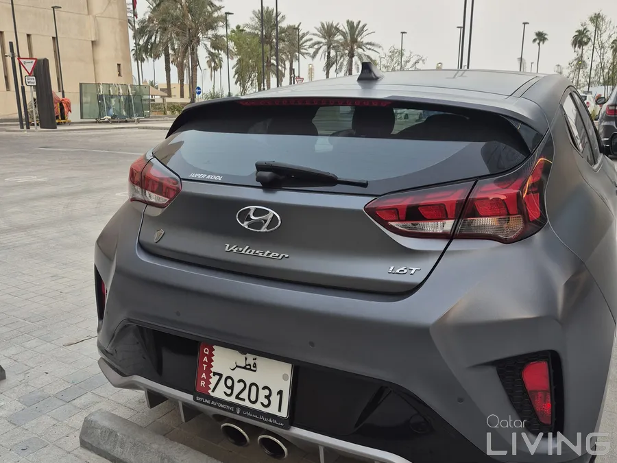1.6 Turbo Veloster, Single owner, Charcoal-grey matte finish