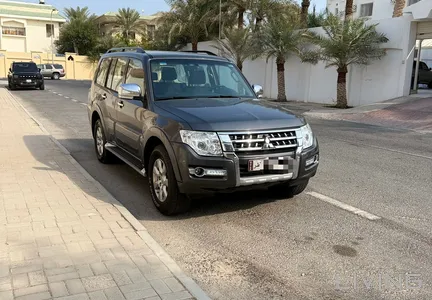 Mitsubishi Pajero GLS 2020