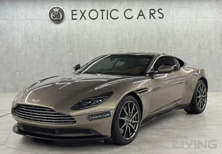 Aston Martin DB11  2019