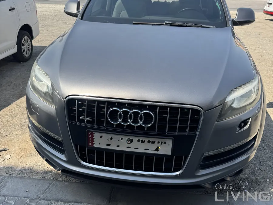 Audi Q7 Quattro 2010 Model 