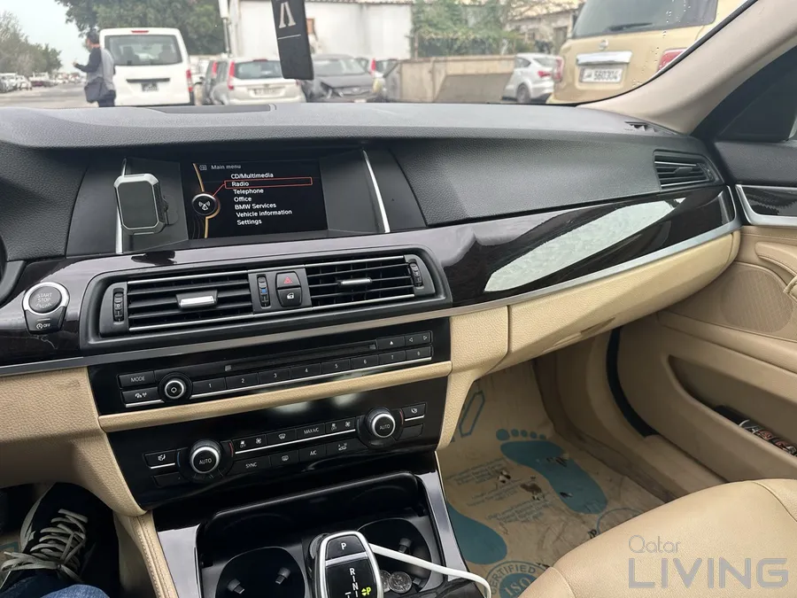 BMW 528i