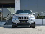 BMW X5 50i. Model 2016.