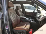 BMW X5 50i. Model 2016.