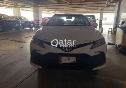 Toyota Camry LE Hybrid 2023