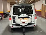 Clean 2010 Mitsubishi Pajero - Low mileage