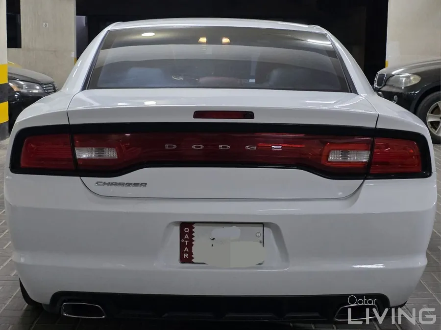 Dodge Charger SE