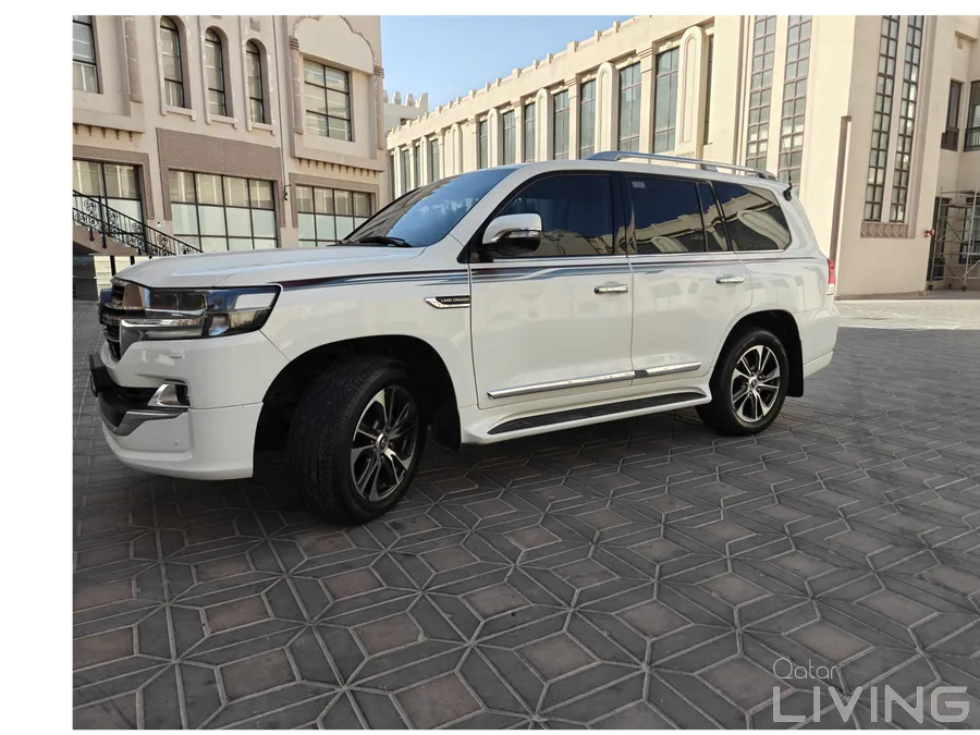Expat owned Toyota Land Cruiser GXR Grand Touring for sale
