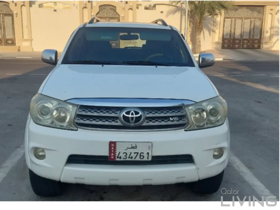 For Sale: Toyota Fortuner 4.0L V6 (4×4) – 2010 | Family Used |