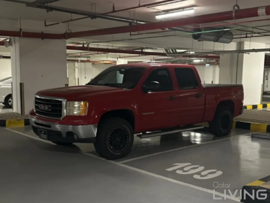 GMC Sierra vey low mileage and well mentained