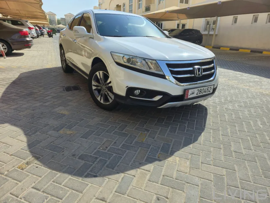 Honda Crosstour 2013 V6 4x4 AWD touring edition full spec with navigation