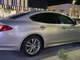 Infiniti Q70