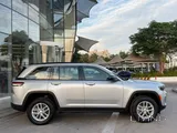 JEEP GRAND CHEROKEE LAREDO 2025