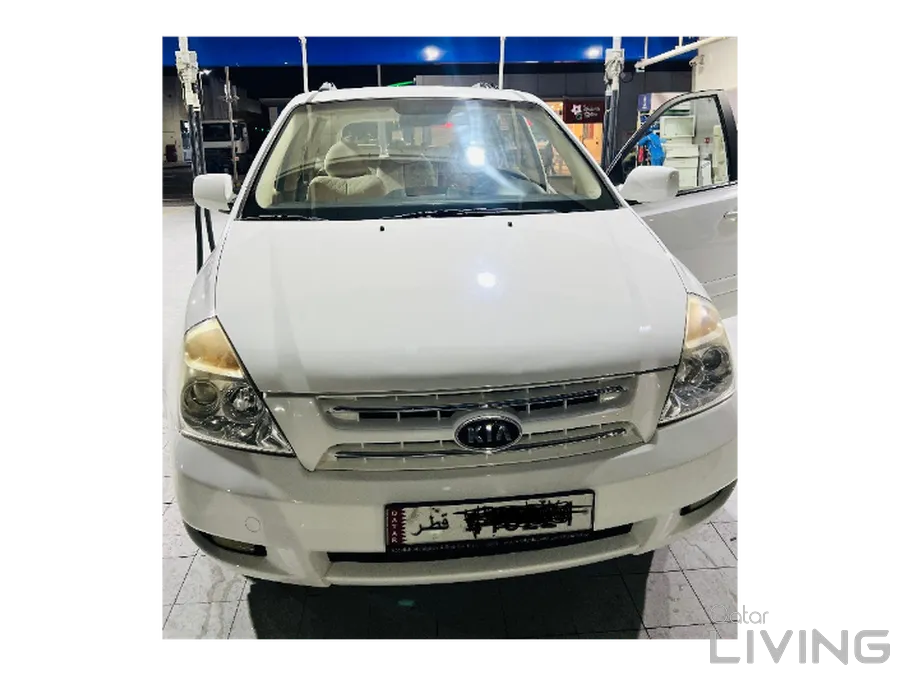 Kia Carnival 2010 – White | Slightly Negotiable (Only Watsapp)