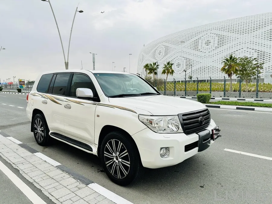 Land Cruiser 2009 GXR V8 - 270000 KM Good condition