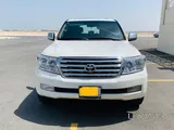 Land Cruiser 2009 GXR V8 - 270000 KM Good condition