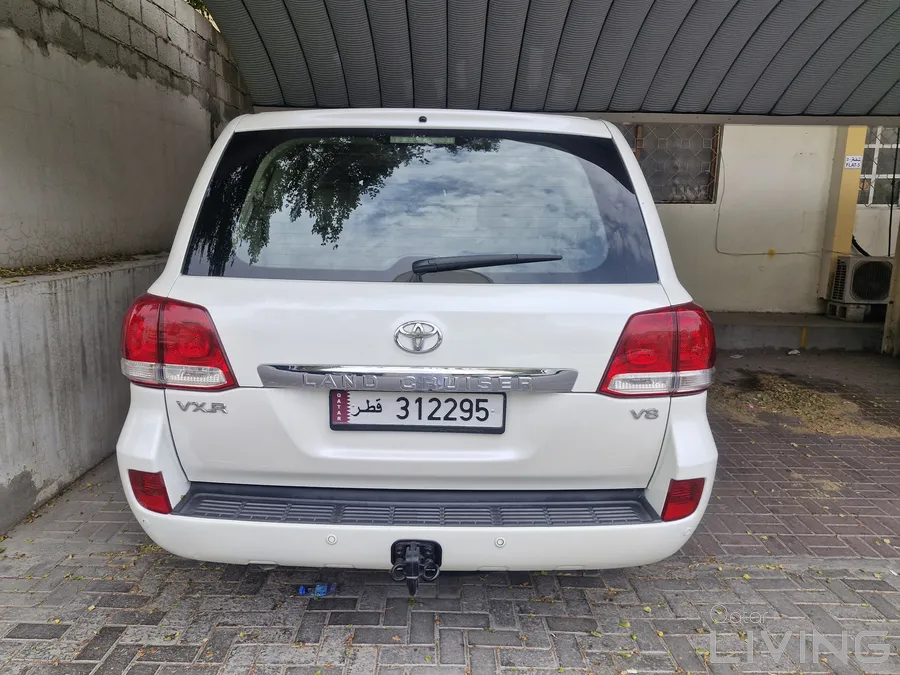 LAND CRUISER 2010 VXR FULL OPTION