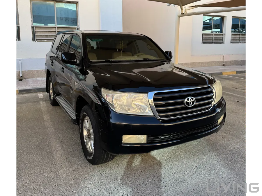 Land Cruiser 2010-Well maintained Family used