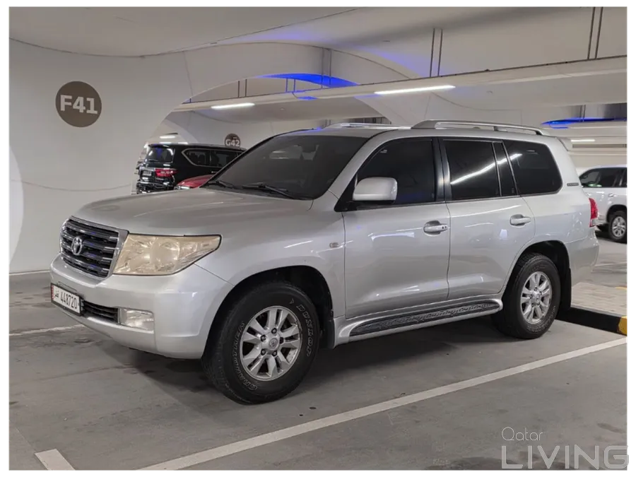 Land cruiser 2011 GX full option