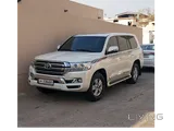 Land Cruiser 2017 GXR with sunroof 