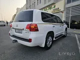 Land cruiser VXR 2015 ITS 5.7CC PERFECT CONDITION 