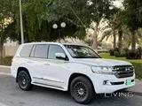 LAND CRUISER VXR V8 MODEL 2017