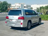 Lexus LX-570 2011