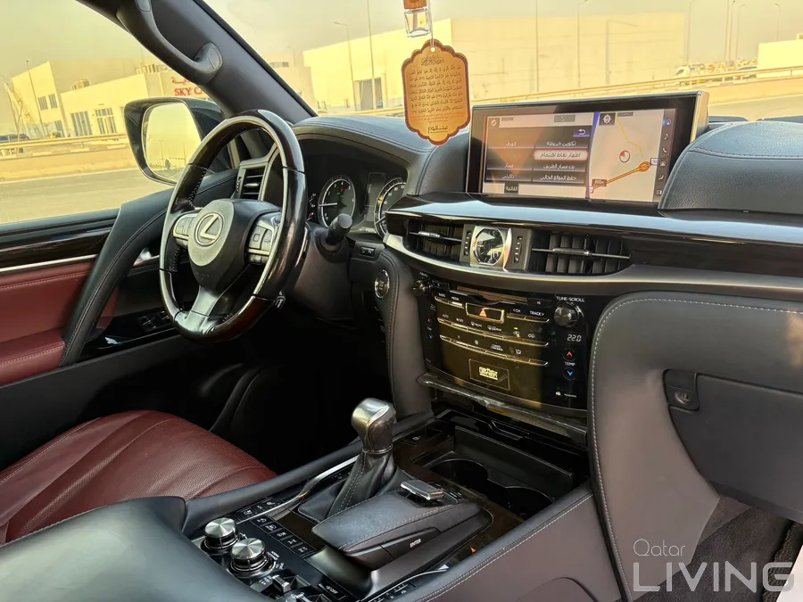 Lexus LX-570 2015