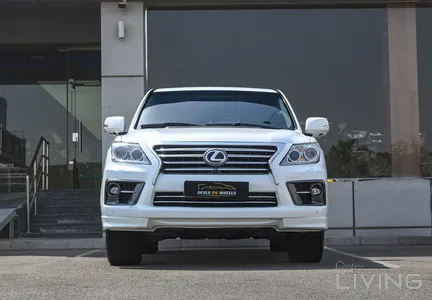 Lexus LX 570 S 2011