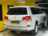 Lexus LX-570 S 2011