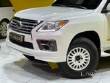 Lexus LX-570 S 2011