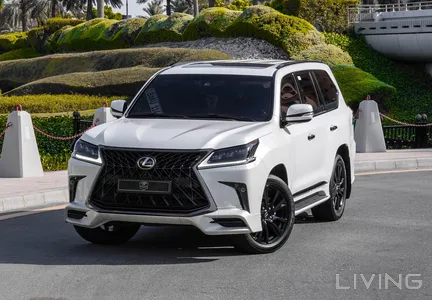 Lexus LX 570 S Black Edition 2020