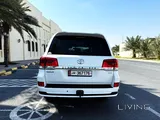 LOWWW MILEAGE TOYOTA LAND CRUISER GXR V6 MODEL 2020 FULL AUTOMATIC