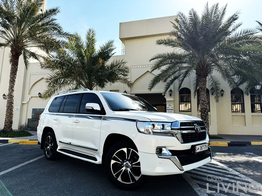 LOWWW MILEAGE TOYOTA LAND CRUISER GXR V6 MODEL 2020 FULL AUTOMATIC