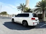 LOWWW MILEAGE TOYOTA LAND CRUISER GXR V6 MODEL 2020 FULL AUTOMATIC