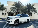 LOWWW MILEAGE TOYOTA LAND CRUISER GXR V6 MODEL 2020 FULL AUTOMATIC
