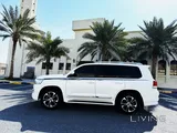 LOWWW MILEAGE TOYOTA LAND CRUISER GXR V6 MODEL 2020 FULL AUTOMATIC