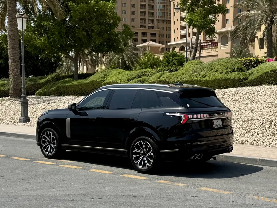 Lynk & Co 09 Ultra