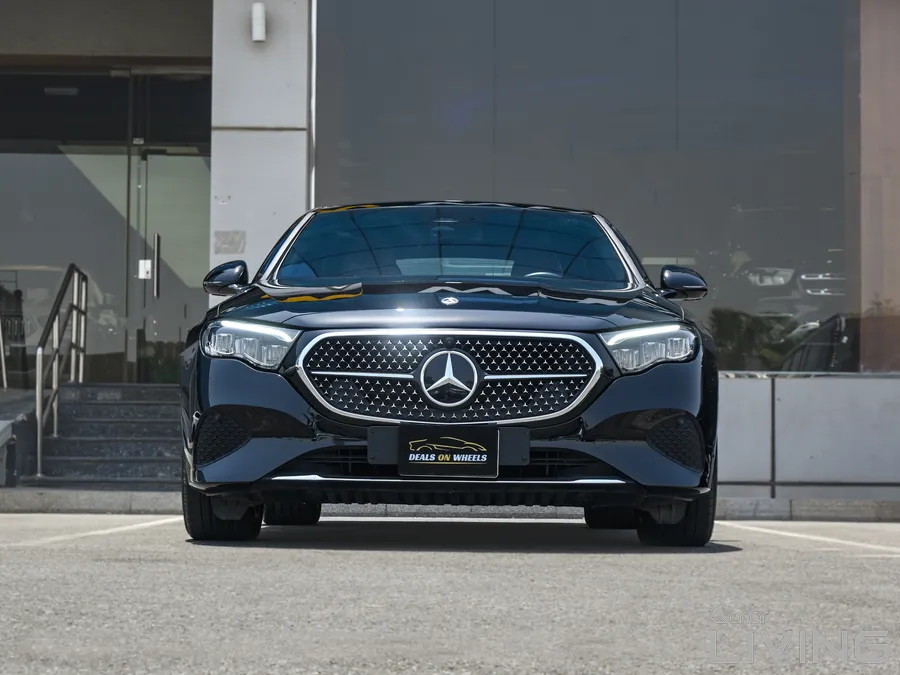 Mercedes E 200. Model 2024. 