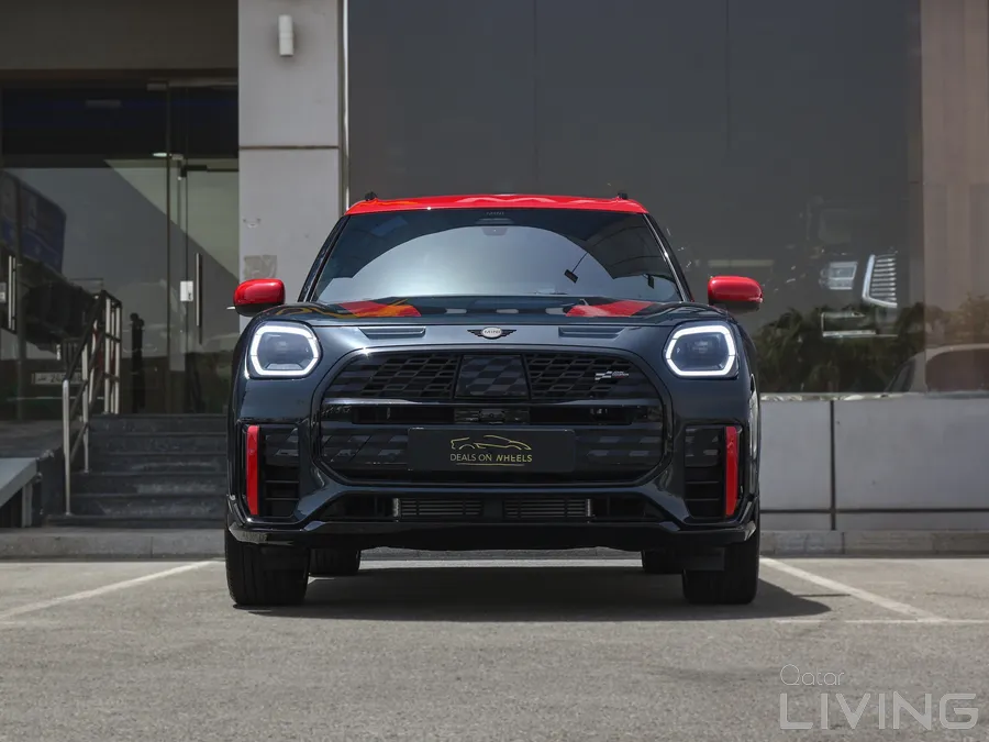 Mini Cooper Countryman JCW All4. Model 2025. 