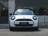 Mini Cooper. Model 2025.