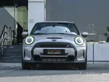 Mini Cooper S. Model 2022. 