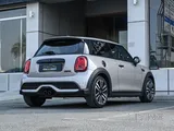 Mini Cooper S. Model 2022. 