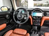 Mini Cooper S. Model 2022. 