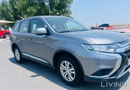 Mitsubishi Outlander  2020