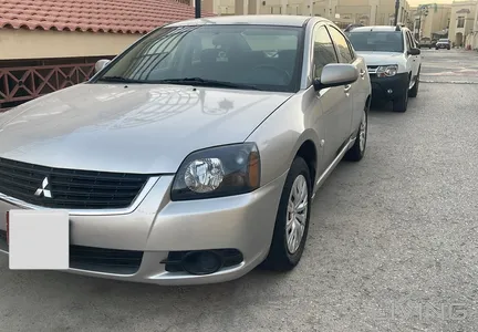 Mitsubishi Galant  2011