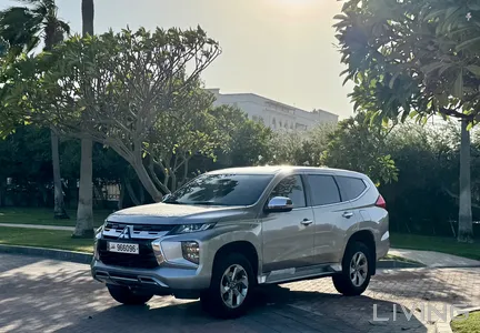 Mitsubishi Montero Sport  2024