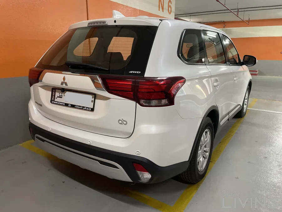 Mitsubishi Outlander 2021 Automatic 62,600 Km 4 Cylinder Four Wheel Drive (4WD) 