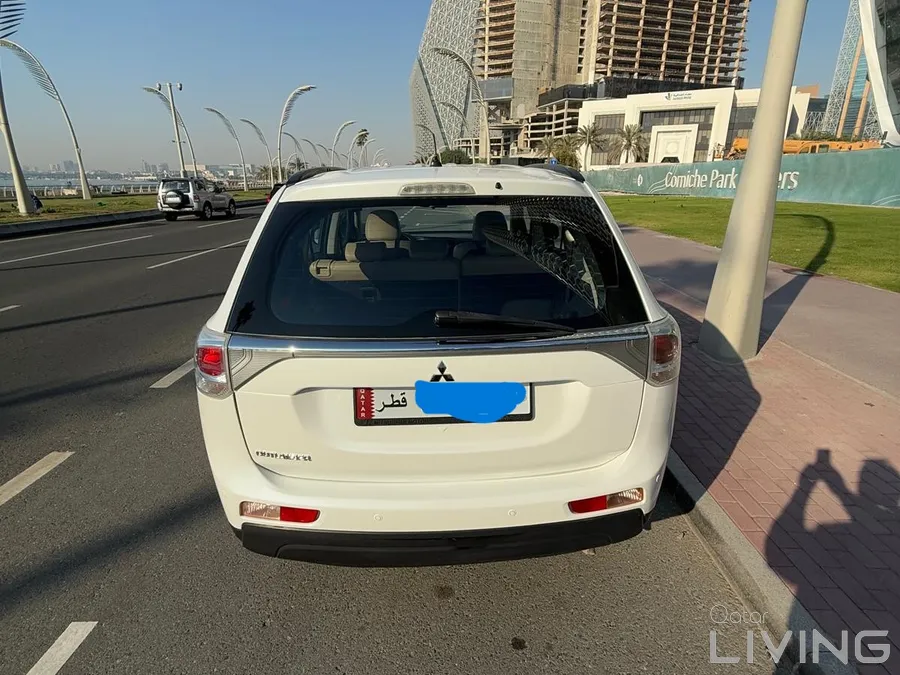 Mitsubishi Outlander, 2400cc, ,4WD, (E49) 2014 Model