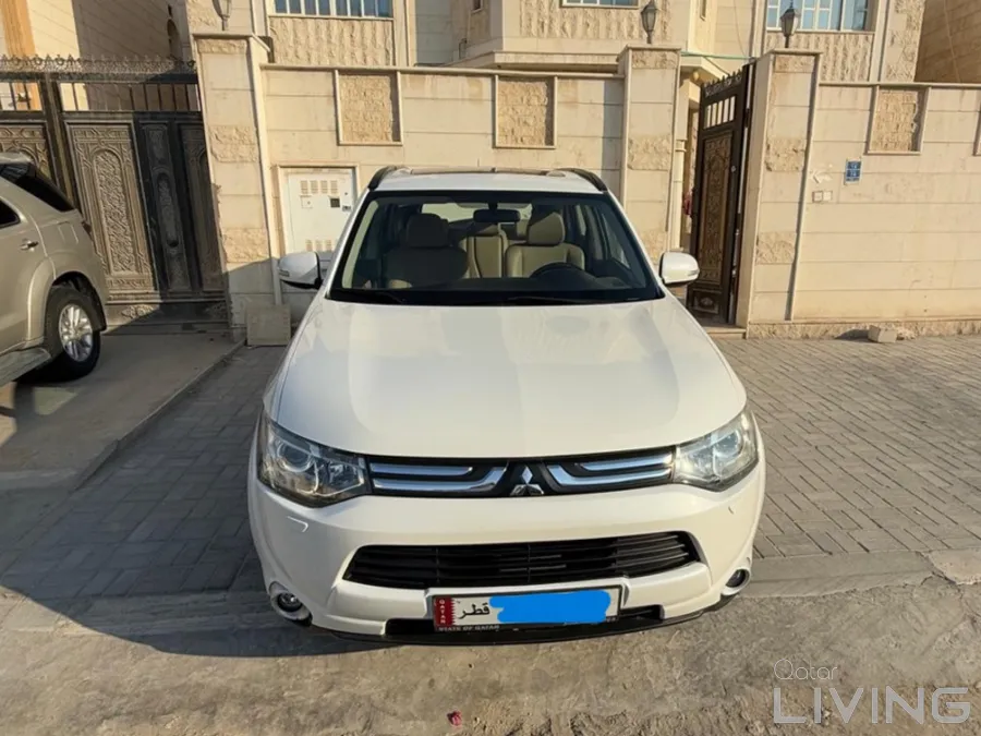 Mitsubishi Outlander, 2400cc, ,4WD, (E49) 2014 Model