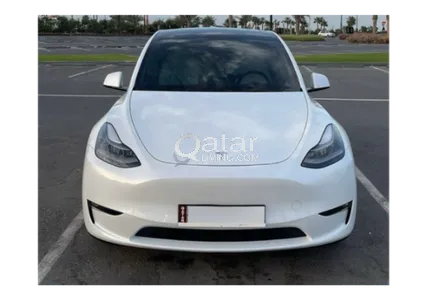 Tesla Y  2024